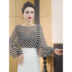 批发夏季新款时尚百搭设计款一字领灯笼袖<b class='q'>衬衫</b>女宽松防晒长袖百搭上衣