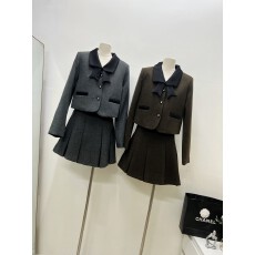 批发实拍<b class='q'>欧洲站</b>蝴蝶结小香风夹棉<b class='q'>套装</b>法式高级感呢子外套百褶裙两件套