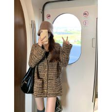 批发秋季新款复古时尚宽松小众百搭上衣小香风编织V领长袖大码外套女