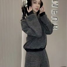 批发秋冬搭配条纹<b class='q'>气质</b>套装半拉链立领卫衣女时髦大码阔腿裤休闲两件套