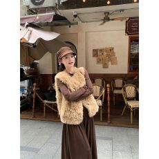 批发环保皮草皮毛一体<b class='q'>百搭</b>无袖马夹秋冬保暖毛毛马甲外套女2025新款