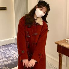 批发秋<b class='q'>冬</b>新款圣诞紧致复古红色毛呢大衣中长款毛领牛角扣时尚呢子外套