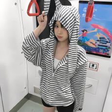 批发条纹华面复合条纹兔耳连帽卫衣女秋冬oversize小众薄外套