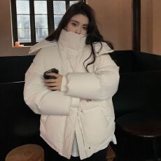 批发高级奶蓝色羽绒服2025<b class='q'>新款</b>冬季<b class='q'>情侣</b><b class='q'>加厚</b>小众百搭设计感面包棉衣女