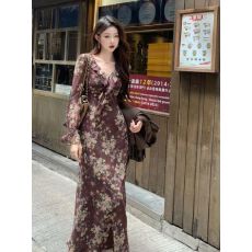 批发暮色蔷薇】碎花连衣裙女秋<b class='q'>冬</b>港风复古荷叶边气质显瘦长裙