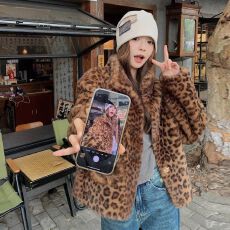 批发环保毛绒豹纹皮毛一体宽松加绒大码<b class='q'>女装</b>外套保暖