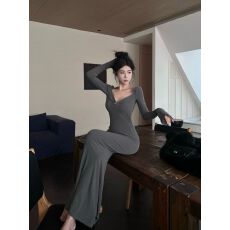 批发甜辣春款方领打底包臀小妈裙设计感长款<b class='q'>长袖</b>包臀修身连衣鱼尾裙