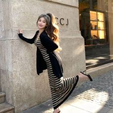 批发法式复古条纹吊带裙套装女<b class='q'>夏季</b>长袖防晒<b class='q'>开衫</b>纯欲V领收腰包臀长裙