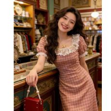 批发法式复古方领红<b class='q'>格</b>植绒爱心短袖<b class='q'>连衣裙</b>大码胖MM花边俏皮显瘦中长裙