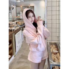 批发巨好看的春<b class='q'>秋</b>一整套韩系显瘦减龄超火粉色运动休闲卫衣短裤两件套