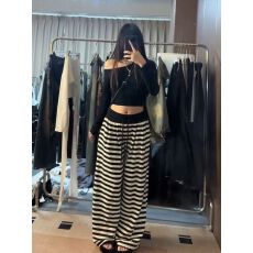 批发网红同款设计感斜肩短款长袖打底上衣女宽松条纹休闲裤两件套潮