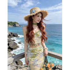 批发绿色茶歇法式碎花连衣裙女<b class='q'>夏</b>季新款上衣包臀裙海边度假三件套