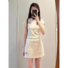 批发裙子有内衬】绣花甜辣妹运动风套装女夏<b class='q'>短袖</b>包臀短裙两件套