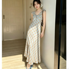 批发2026新款夏季法式优雅气质温柔荷叶边<b class='q'>格</b>纹<b class='q'>连衣裙</b>女夏显瘦减龄长裙