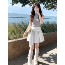 绝美巨好看的初夏套装甜美风灰色圆领背心不规则波点半身裙两件套