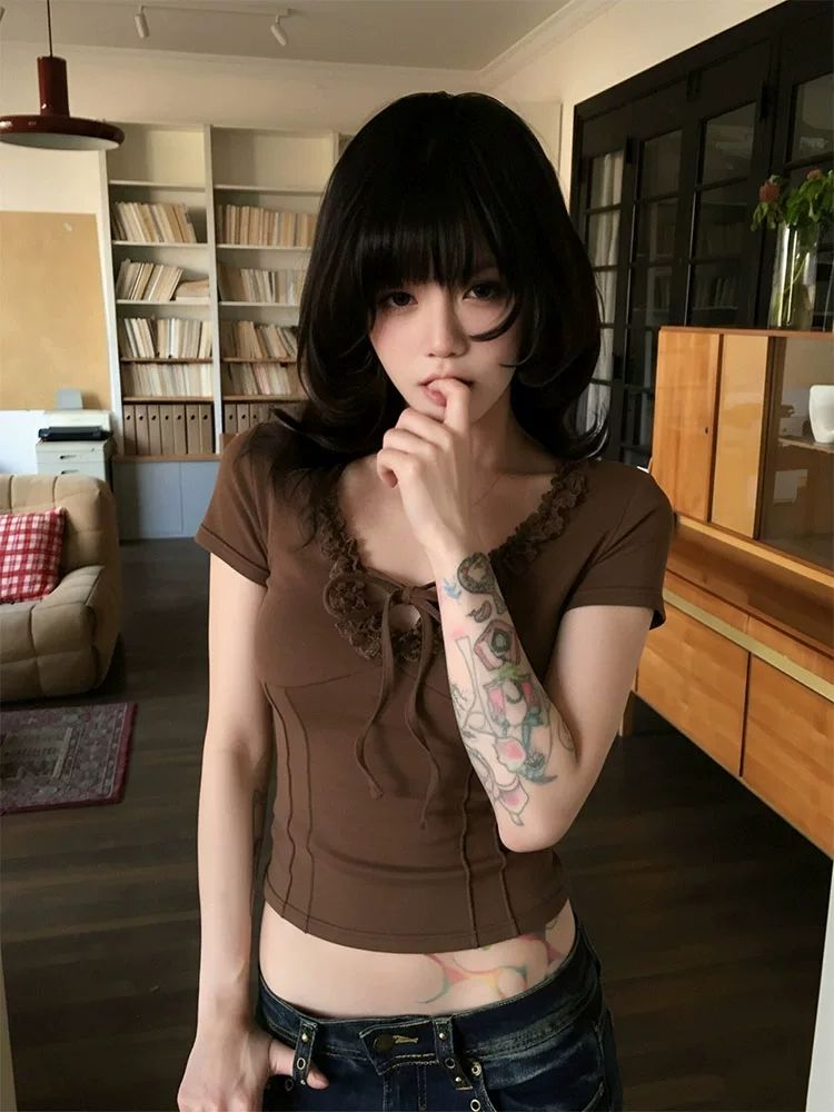 사람들 면 260 그램 레이스 레이스 리본 티셔츠 여성 2026 여름 핫걸 바람 타이트 디자인 센스 슬림해 보이는 맨위