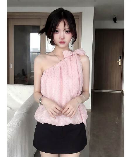 원본 자카드 핑크색 비스듬한 어깨 레이스업 캐미솔 여름 외출용 슬림해 보이는 오프숄더 민소매 꽃밭 맨위