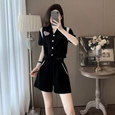 批发高级感时尚<b class='q'>运动服</b>套装女夏季新款气质显瘦<b class='q'>短袖</b>短裤两件套