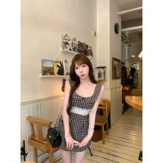 批发2026新品超好看娃娃领<b class='q'>格</b>子背心<b class='q'>连衣裙</b>女春夏蕾丝边收腰无袖款短裙