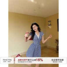 批发<b class='q'>大码</b><b class='q'>女装</b>法式蕾丝蓝色格子短款连衣裙2026夏季特别漂亮掐腰小裙子