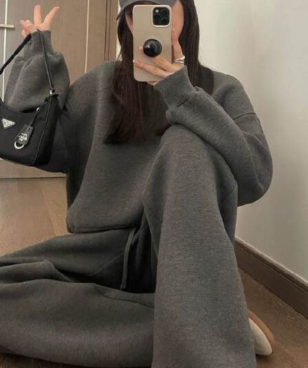 봄 가을 후드티 스포츠 슈트 여성 루즈핏 슬림해 보이는 항구 바람 학생 외국 가스 연령 감소 러닝 서비스 단색 투피스 세트