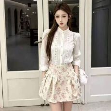 批发小香风气质<b class='q'>名媛</b>高级感蕾丝镂空长袖防晒衬衫+高腰碎花短裙两件套
