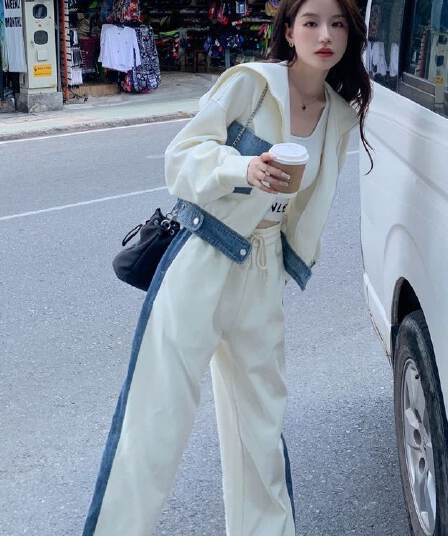 데님 패치워크 캐주얼 스포츠 슈트 여성 가을 겨울 2026 새로운 인기 연령 감소 학원 스타일