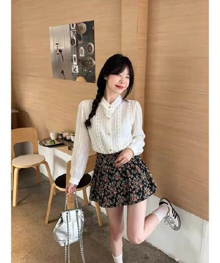 작은 샤넬 스타일 품격 명문 여성 고급 센스 레이스 홀로우 아웃 긴팔 셔츠 하이웨이스트 꽃무늬 미니 스커트 투피스 세트