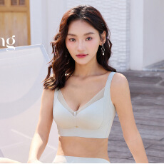 批发<b class='q'>光面</b>内衣女聚拢上托无侧骨收副乳透气舒适无钢圈调整型<b class='q'>文胸</b>罩
