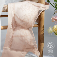 批发<b class='q'>大</b>胸显小内衣女性感蕾丝无钢圈透气聚拢按摩杯调整型<b class='q'>文胸</b>收副乳罩