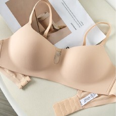 批发简约光面无痕内衣舒适无钢圈中厚小胸AB杯立体上托聚拢文胸