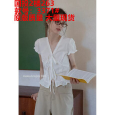批发白色系带v领泡泡袖衬衫女<b class='q'>夏</b>季荷叶边设计感短款气质显瘦上衣
