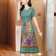 批发贵妇人褶皱连衣裙2026夏季新款高端气质名媛大码百褶裙<b class='q'>妈妈装</b>裙子