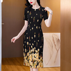 批发2026夏装新款大花连衣裙度假风高端气质名媛<b class='q'>大码</b>百褶裙<b class='q'>妈妈</b>装<b class='q'>裙</b>子