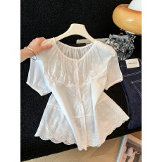 批发实拍法式镂空花边白色单排扣衬衫女夏季新款短款上衣