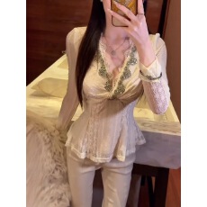 批发粉红PINK丨设计感ins风重工镶钻V领蕾丝上衣