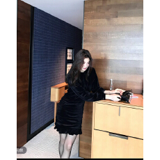 批发【ALONESAVOR】龍喜儿 夜宴 法式贵气修身显瘦丝绒连衣裙