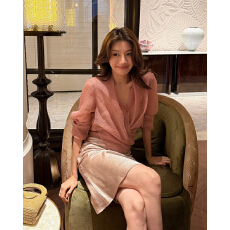 龍喜儿智感主义法式老钱细闪网纱V领长袖防晒罩衫上衣