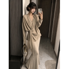 批发设计感两穿v领针织衫女<b class='q'>春</b>秋交叉绑带收腰上衣鱼尾裙两件套
