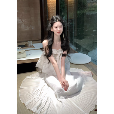 批发【3.23 10:00am上新限时85折】【恋白】吊带褶饰<b class='q'>连衣裙</b>