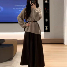 批发实拍：穿搭高级感轻熟风针织<b class='q'>毛衣</b><b class='q'>中长款</b>半身裙显瘦气质两件套