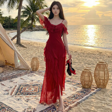 批发实拍:法式度假风红色雪纺吊带连衣裙女<b class='q'>夏季</b>氛围感绝美荷叶边长裙