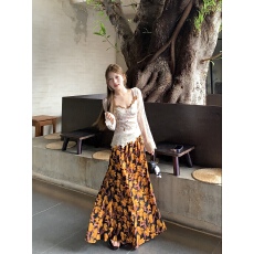 批发实价实拍设计感<b class='q'>蕾丝</b>假两件长袖上衣+碎花半身裙早秋套装