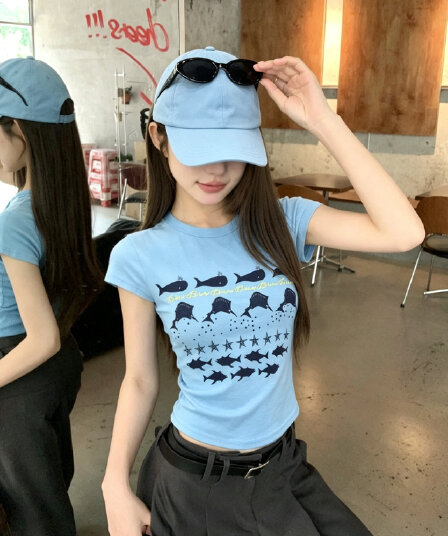 정가 실사 럭키 돌고래 55 한 마 라운드 넥 배색 대양 동물 프린트 슬림해 보이는 쇼트 스타일 티셔츠