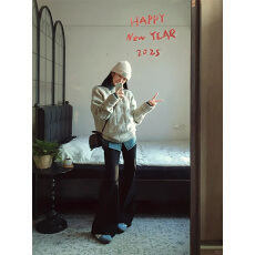 批发美式复古黑色低腰微喇牛仔裤女秋季<b class='q'>新款</b>修身不贴腿拖地喇叭长裤子