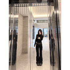 美式复古黑色低腰微喇牛仔裤2026新款不贴腿马蹄喇叭裤子