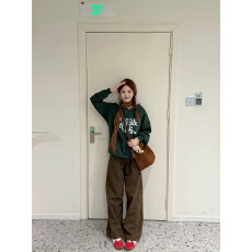 批发棕咖色高腰洋气阔腿牛仔裤2026美式秋冬网红宽松遮肉弯刀直筒裤