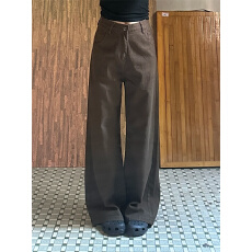 美拉德棕咖色直筒裤女2026爆款美式复古直筒休闲通勤阔腿牛仔裤女