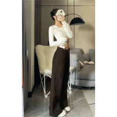 美拉德复古棕色弯刀牛仔裤女春季2026新款高腰宽松直筒阔腿裤子