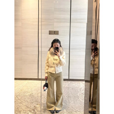 微胖mm街头设计感百搭微喇牛仔裤女早春新款复古高级感休闲直筒裤